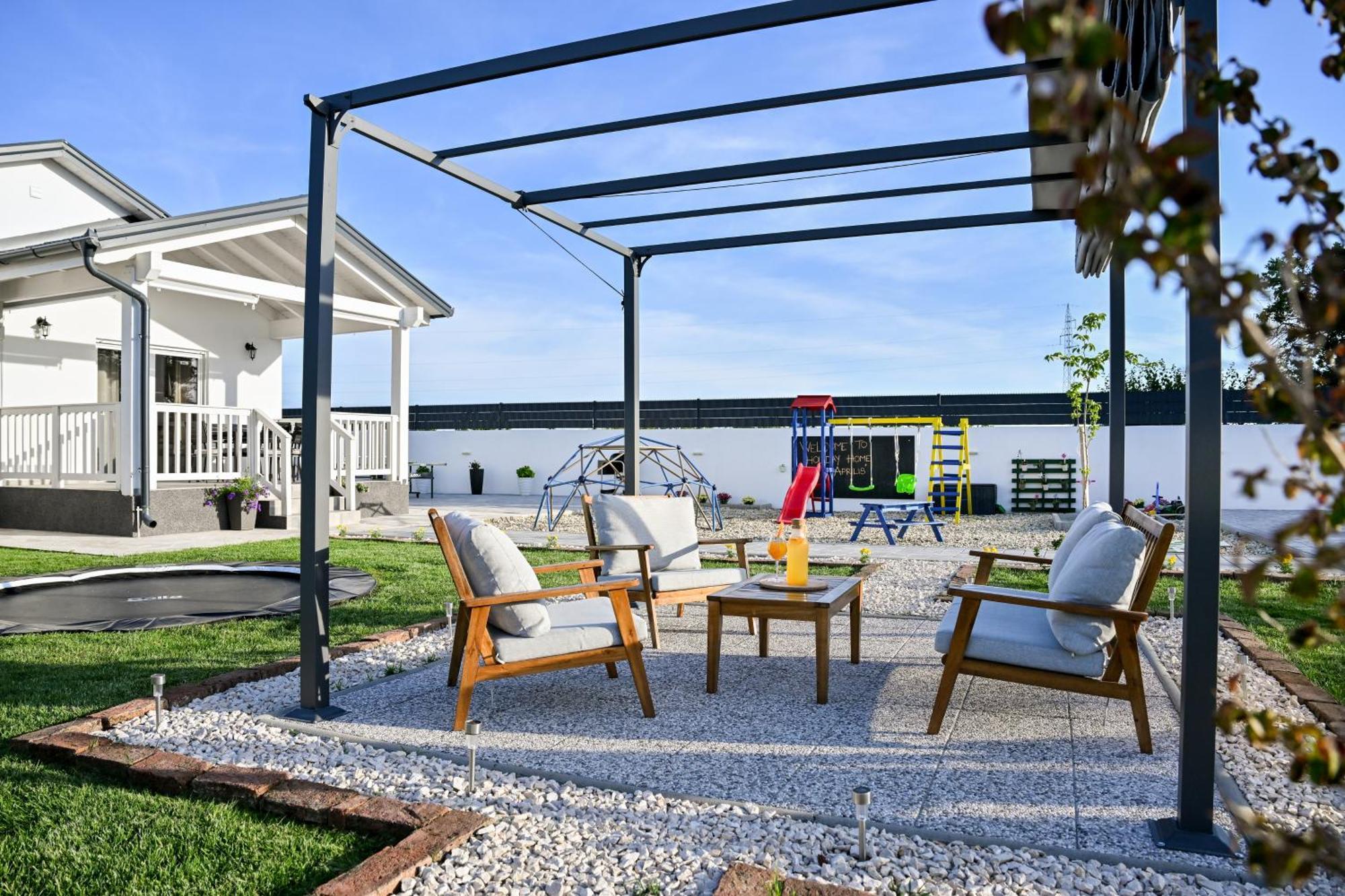 Aprilis With Pool, Jacuzzi And Sauna *